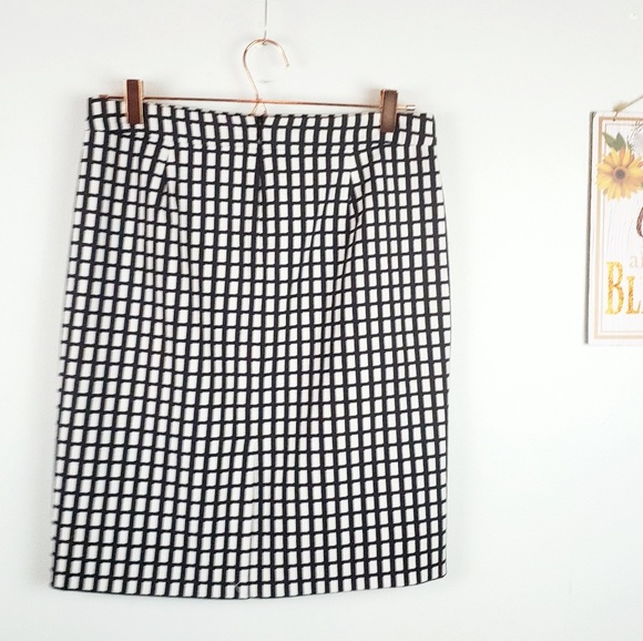 J.Crew The Pencil Skirt  black & white Houndstooth print size 4 NWT - Picture 4 of 7